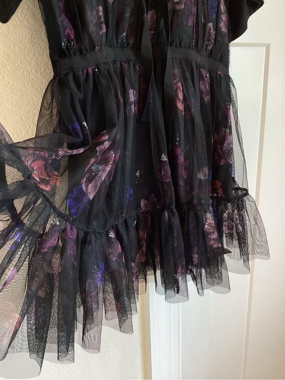 Anthropologie Tulle Short Sleeve Tee Tiered Bow New Medium Black Floral - Picture 7 of 13